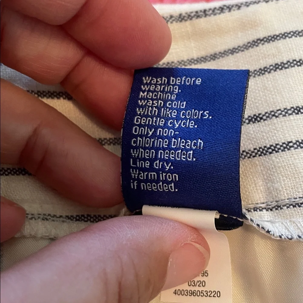 Women’s S Apt. 9 cream/blue vertical stripe 53% linen 2% spandex wide leg capris